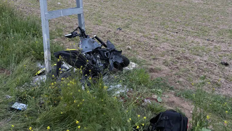 Elektrik Direğine Çarpan Motosiklet Sürücüsü Hayatını Kaybetti