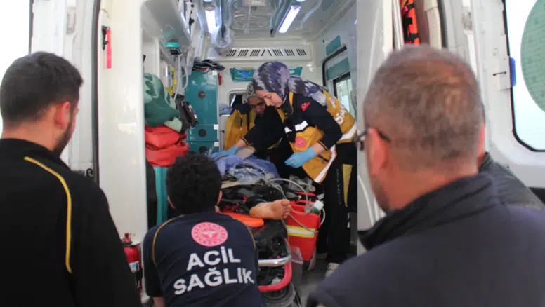 Süt sağma makinesinin elektriğine kapılan kadın ağır yaralandı