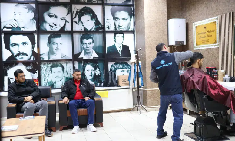 Başkan Dinçer: “Üniversite Öğrencilerimizin Ücretsiz Kuaför Hizmeti İle Yanlarındayız”