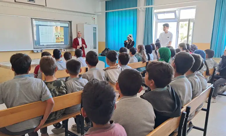 ASÜ öğrencileri 13 sosyal sorumluluk projesi ile gönüllere dokundu