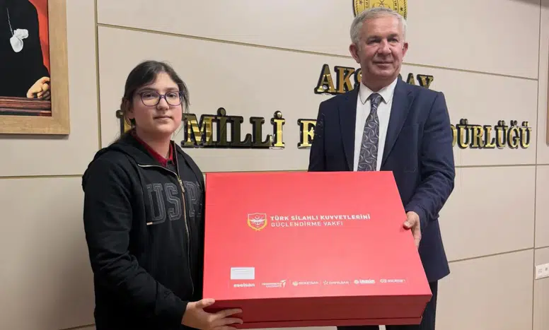 Başarılı öğrencilereÖdül