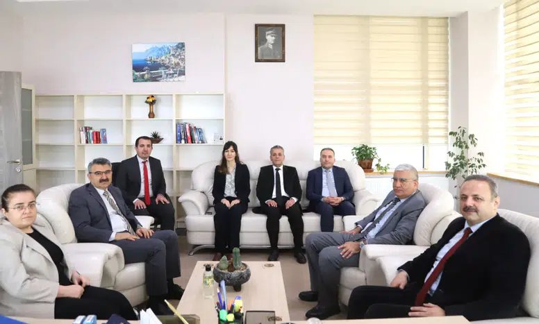 ASÜ Rektörü Arıbaş’tan avukatlara anlamlı ziyaret