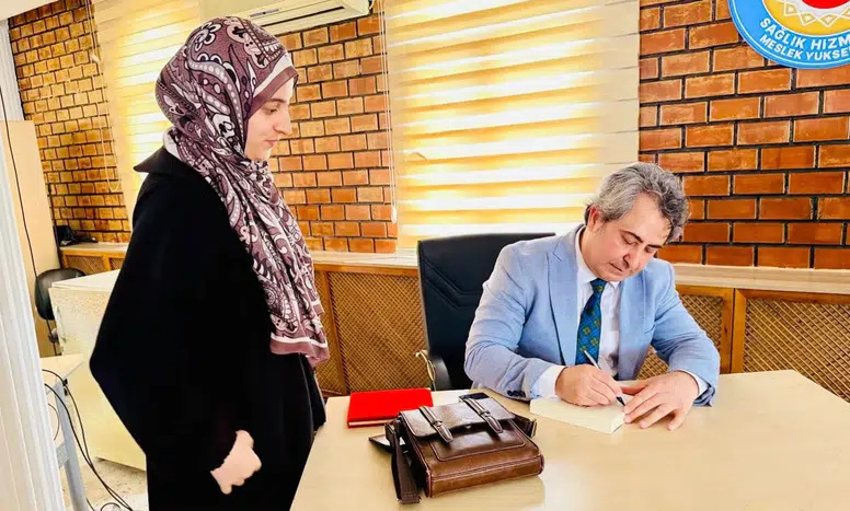 Akademisyenler Sırça Saraylarından, Konfor Alanlarından Çıkıp Toplumla Buluşmalı