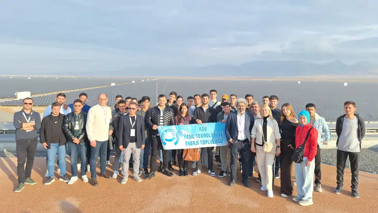 ASÜ öğrencilerinden Avrupa’nın en büyük   güneş enerji santraline teknik gezi
