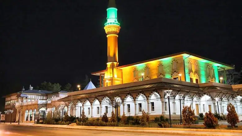 Burada bir tarih yatıyor